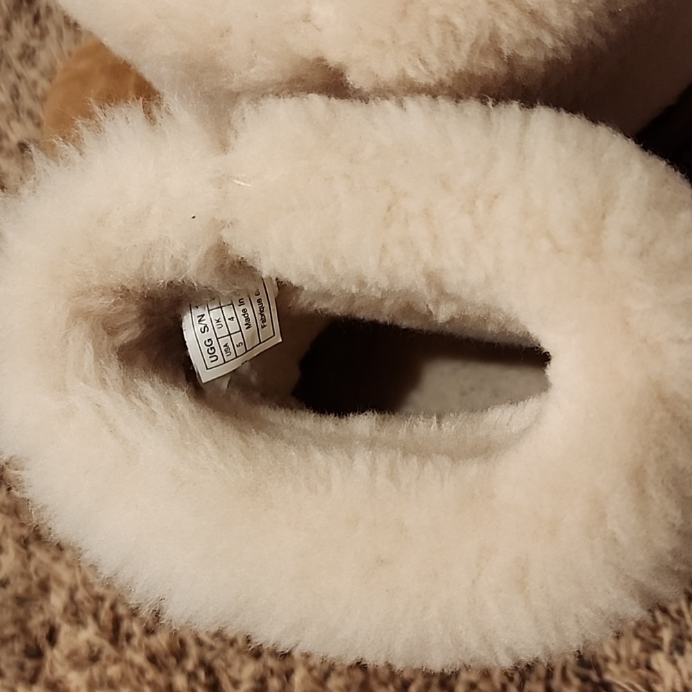 Euc Ugg Boots - image 6